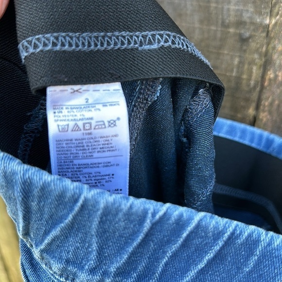 Old Navy Super Skinny Mid Rise Jegging Jean size 2 - Picture 8 of 8